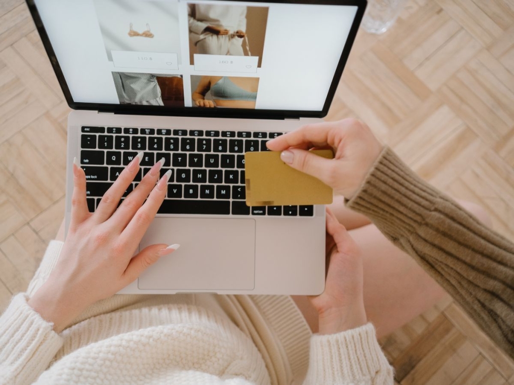 Temporary Holds on Credit Cards: A Guide for Merchants